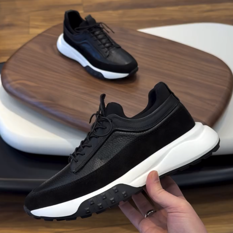 Lightweight Black Soft-soled Sneakers